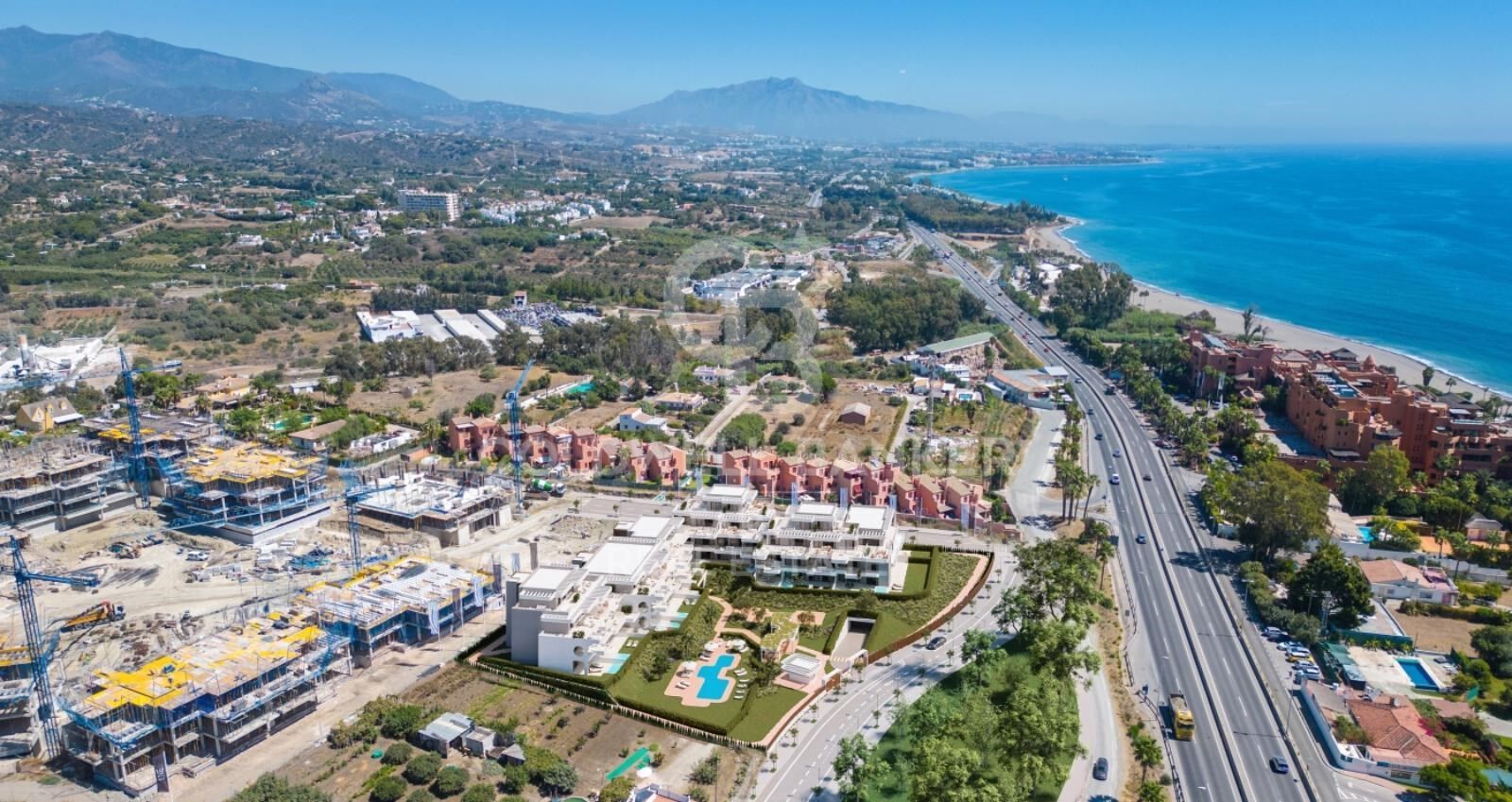 Nouveau développement avec des maisons très spacieuses à Estepona