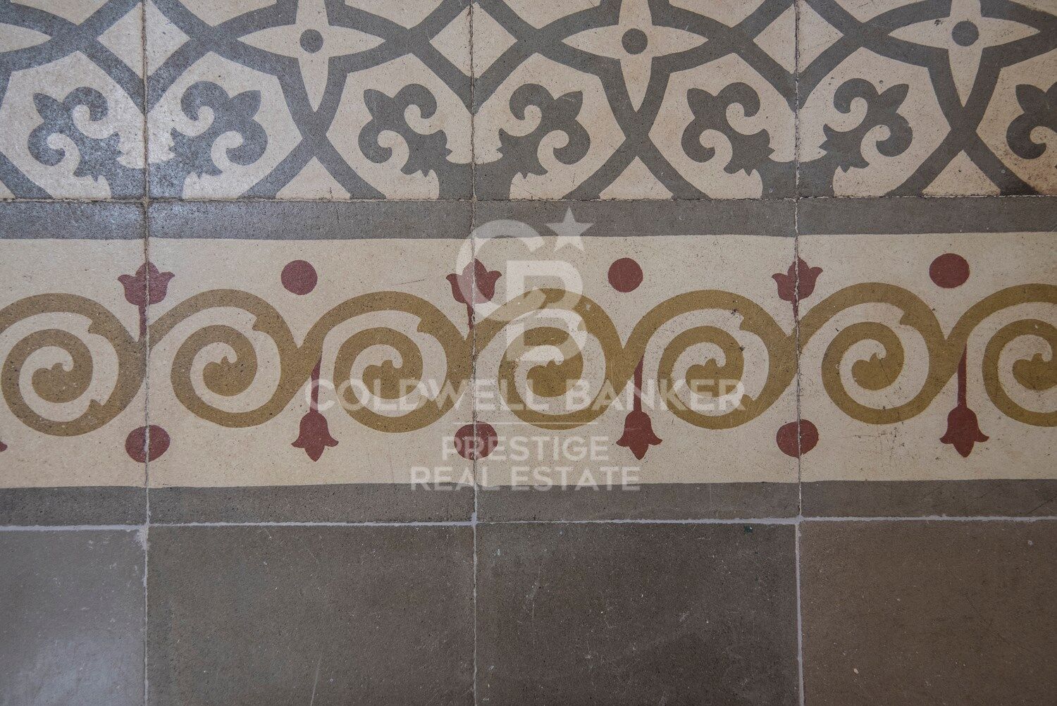 Apartment with representative elements and a terrace. 'La Dreta de l'Eixample ', Barcelona
