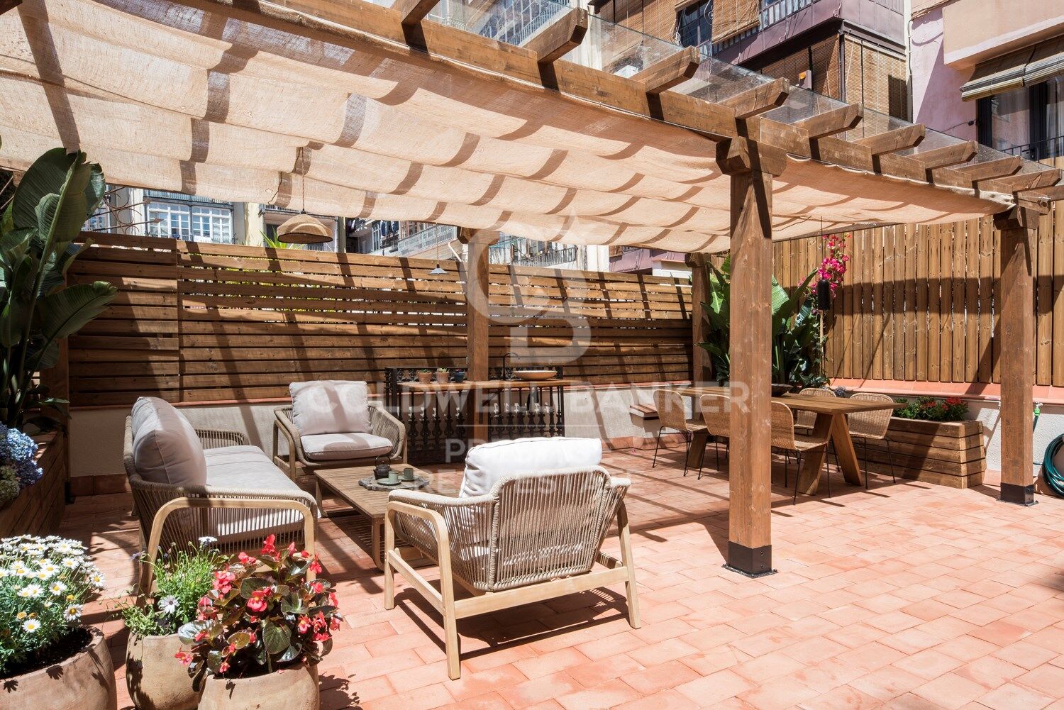 Appartement avec terrasse in 'La Dreta de l'Eixample ', Barcelona