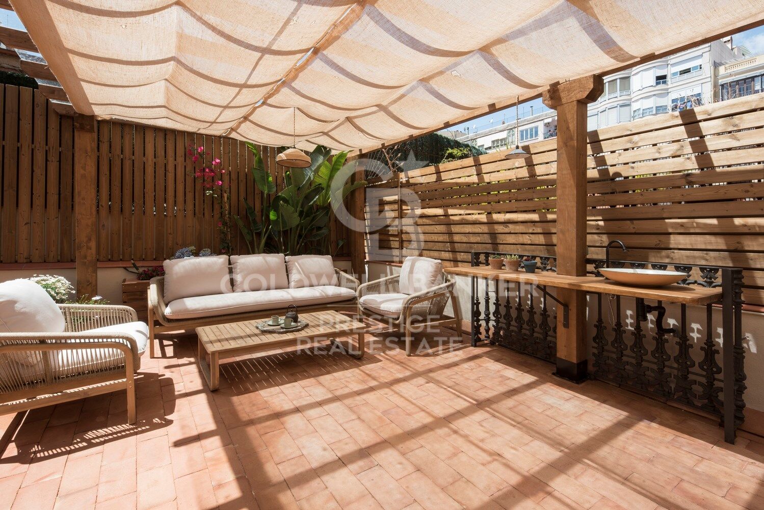 Appartement avec terrasse in 'La Dreta de l'Eixample ', Barcelona