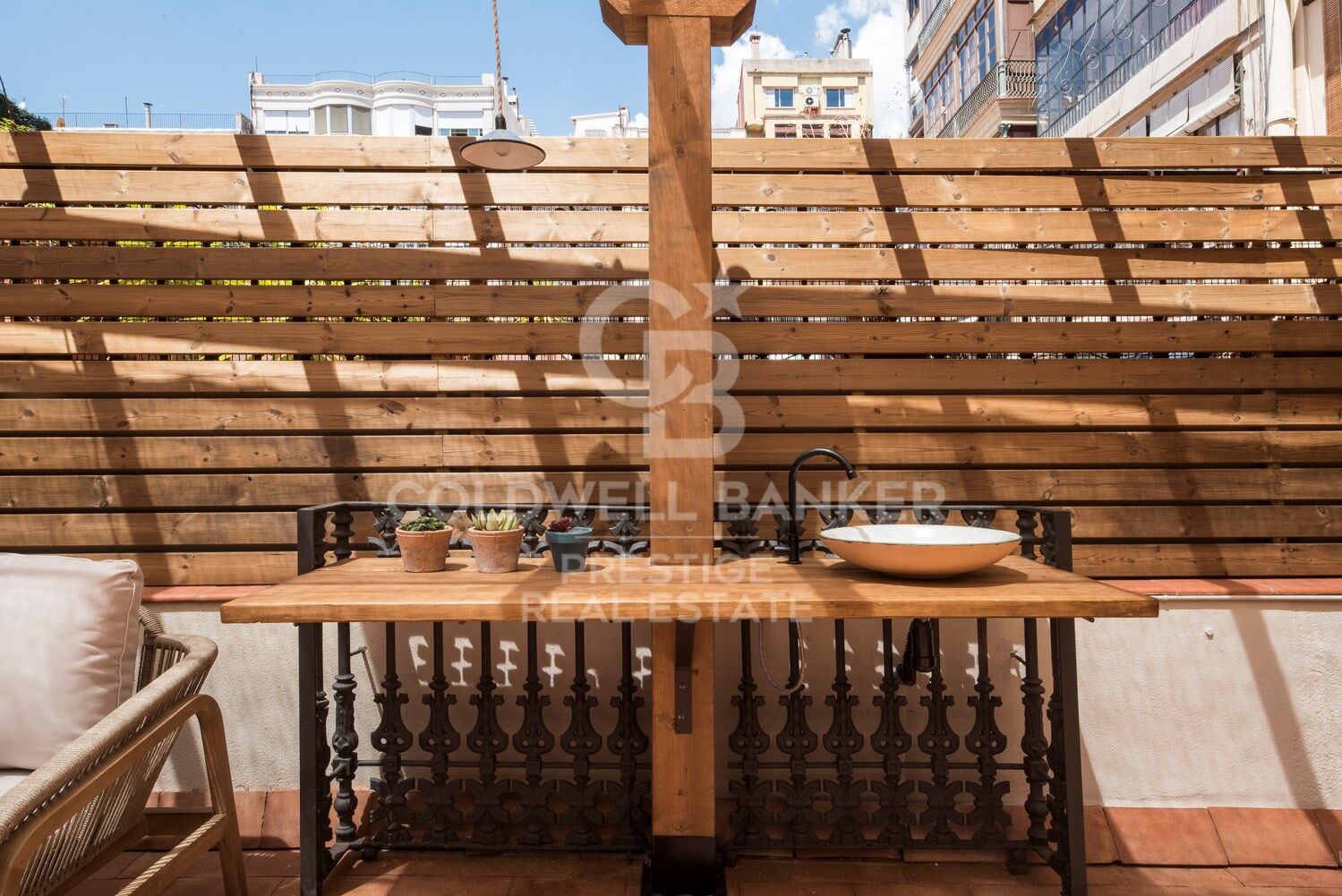 Apartment with representative elements and a terrace. 'La Dreta de l'Eixample ', Barcelona