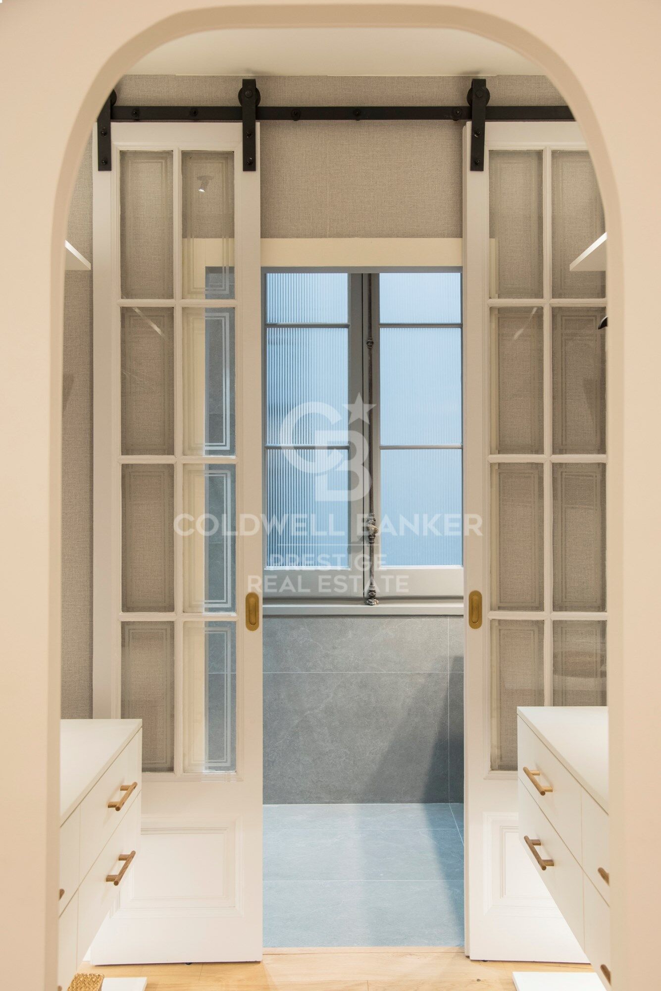 Apartment with representative elements and a terrace. 'La Dreta de l'Eixample ', Barcelona