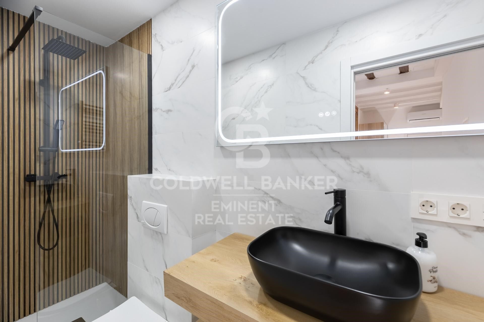 Charming renovated flat in a typical building in Santa Caterina and La Ribera