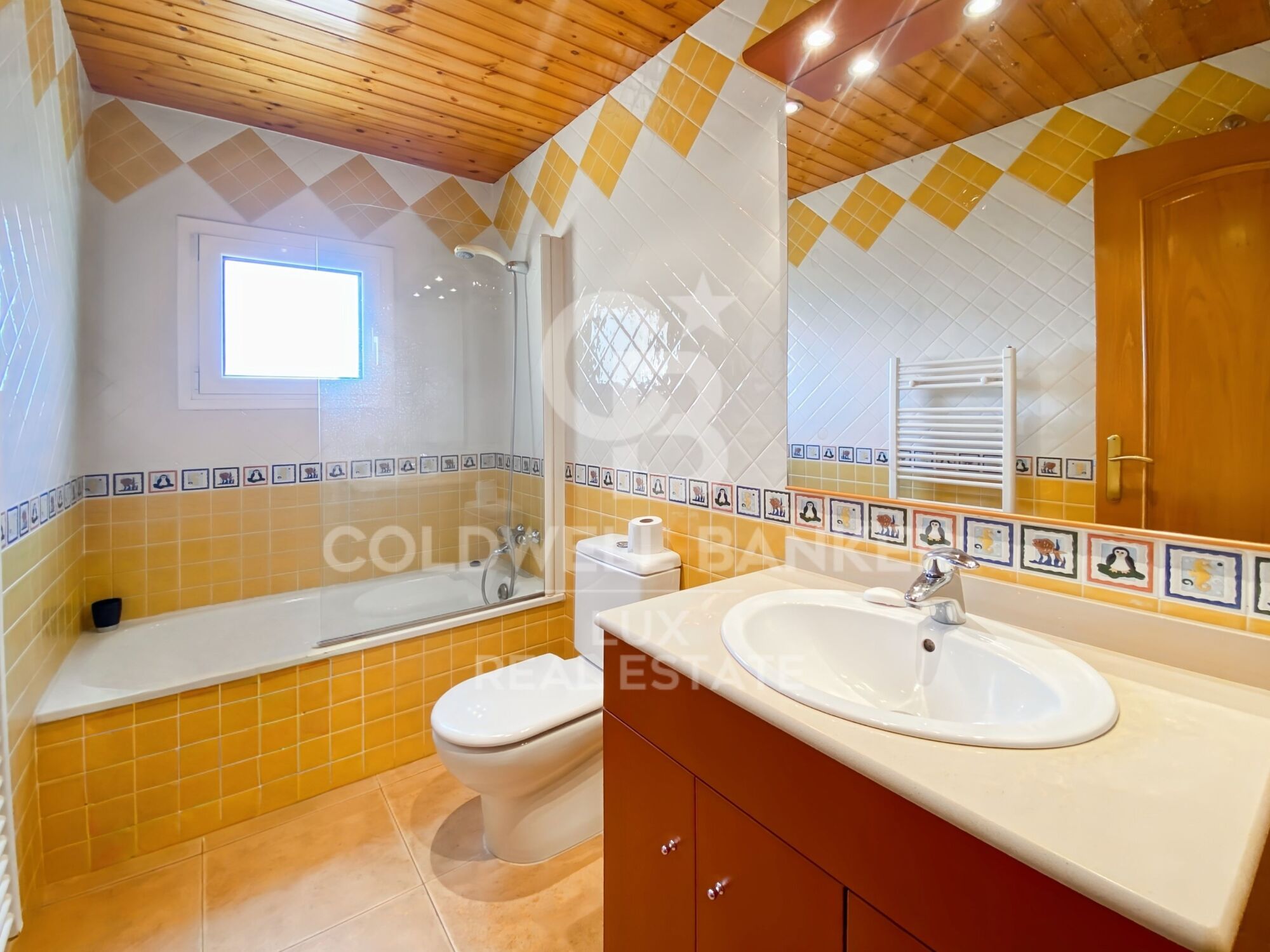 House + plot with tourist license for sale in Llançà