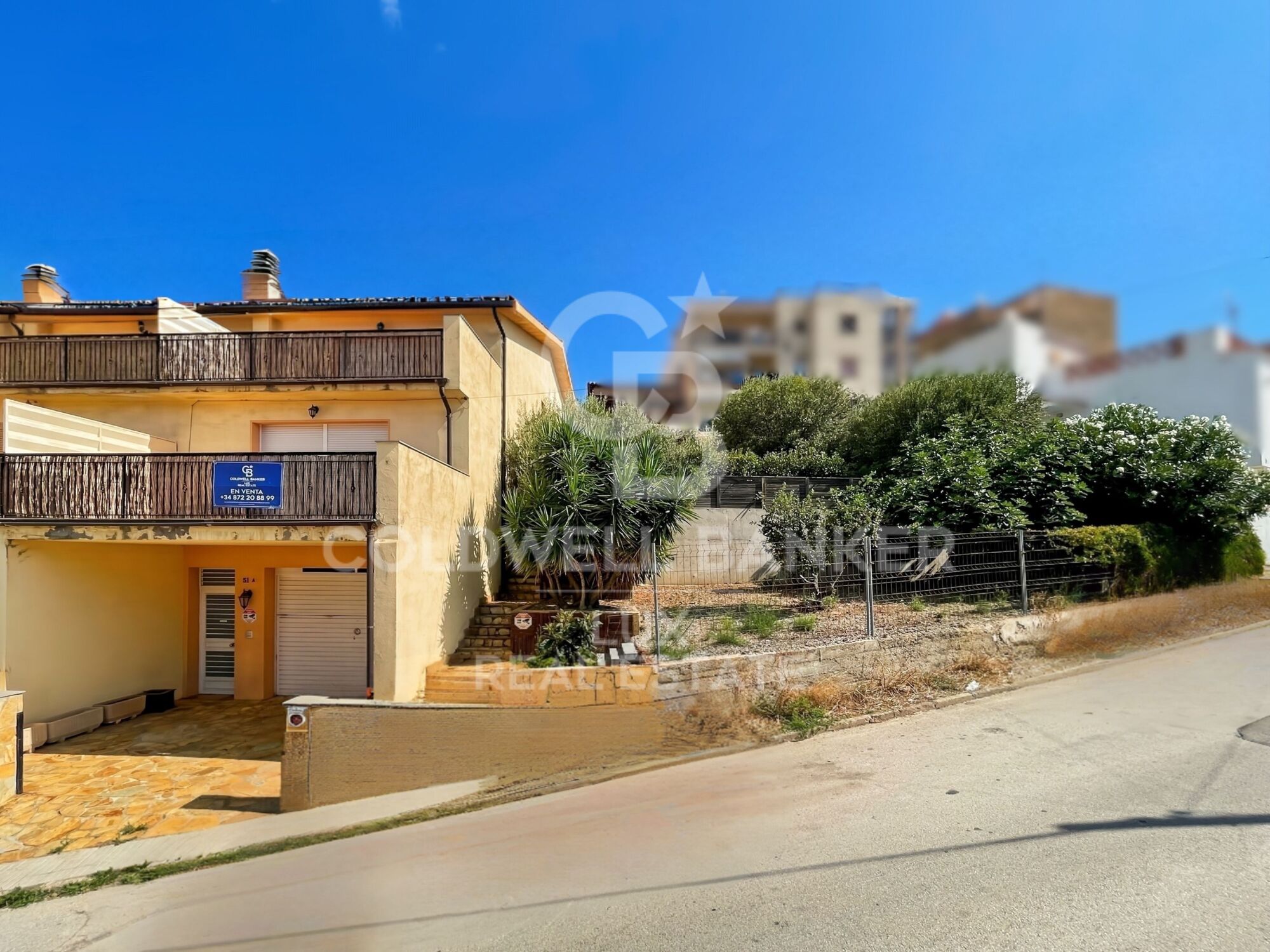 House + plot with tourist license for sale in Llançà