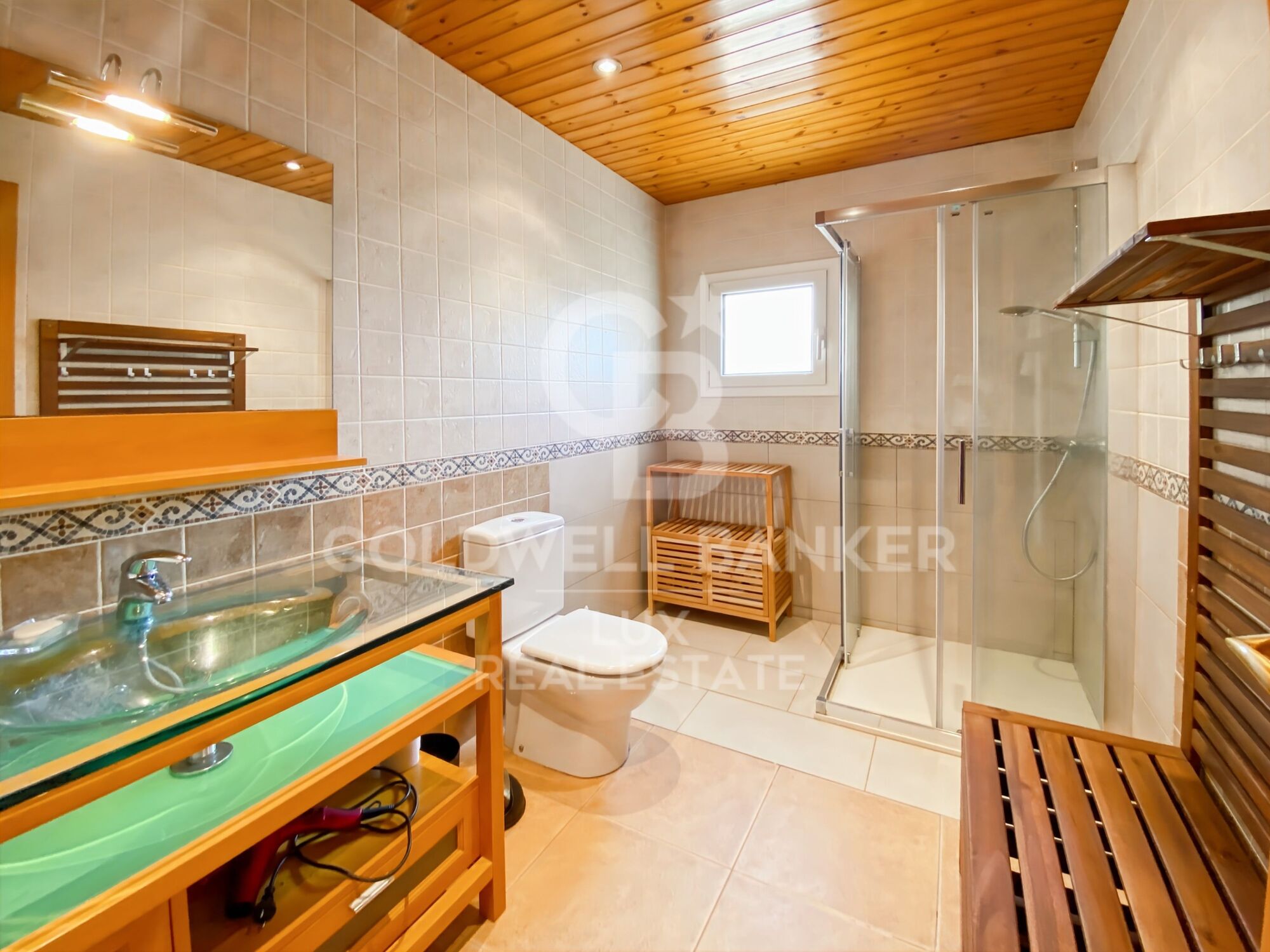 Haus + Grundstück mit Tourismuslizenz in Llançà zu verkaufen