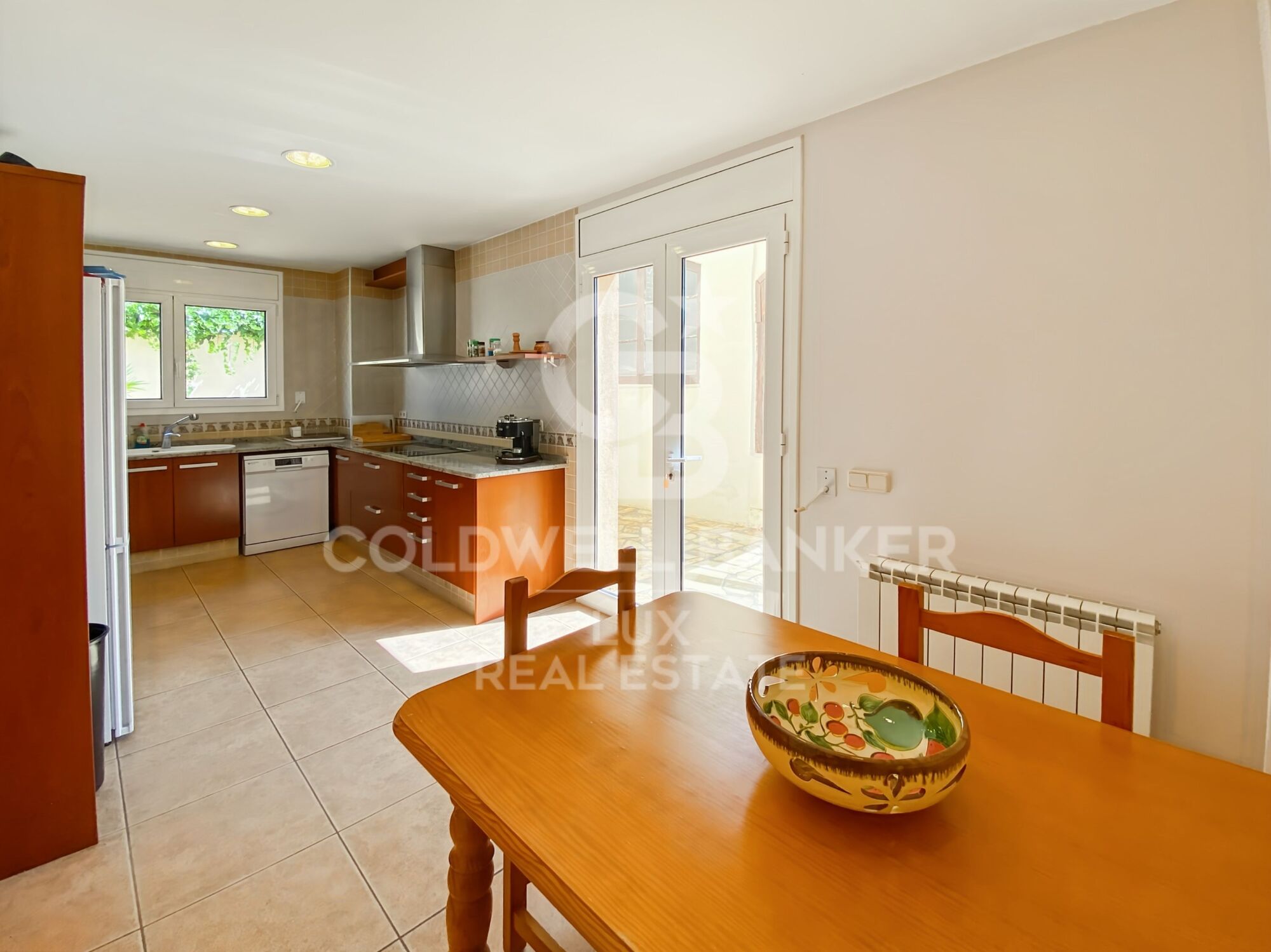 House + plot with tourist license for sale in Llançà