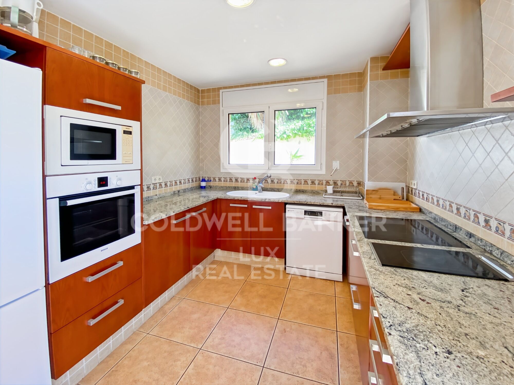 House + plot with tourist license for sale in Llançà