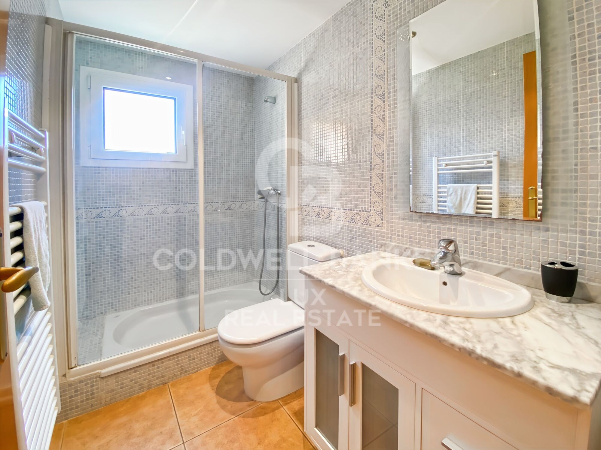 House + plot with tourist license for sale in Llançà