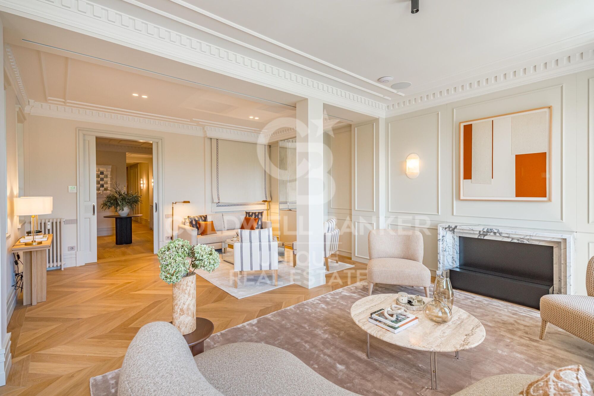 Completely refurbished 3 bedroom flat with views of the Retiro Park