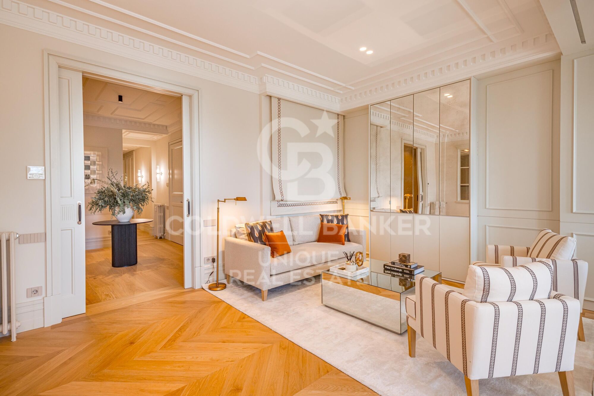 Completely refurbished 3 bedroom flat with views of the Retiro Park