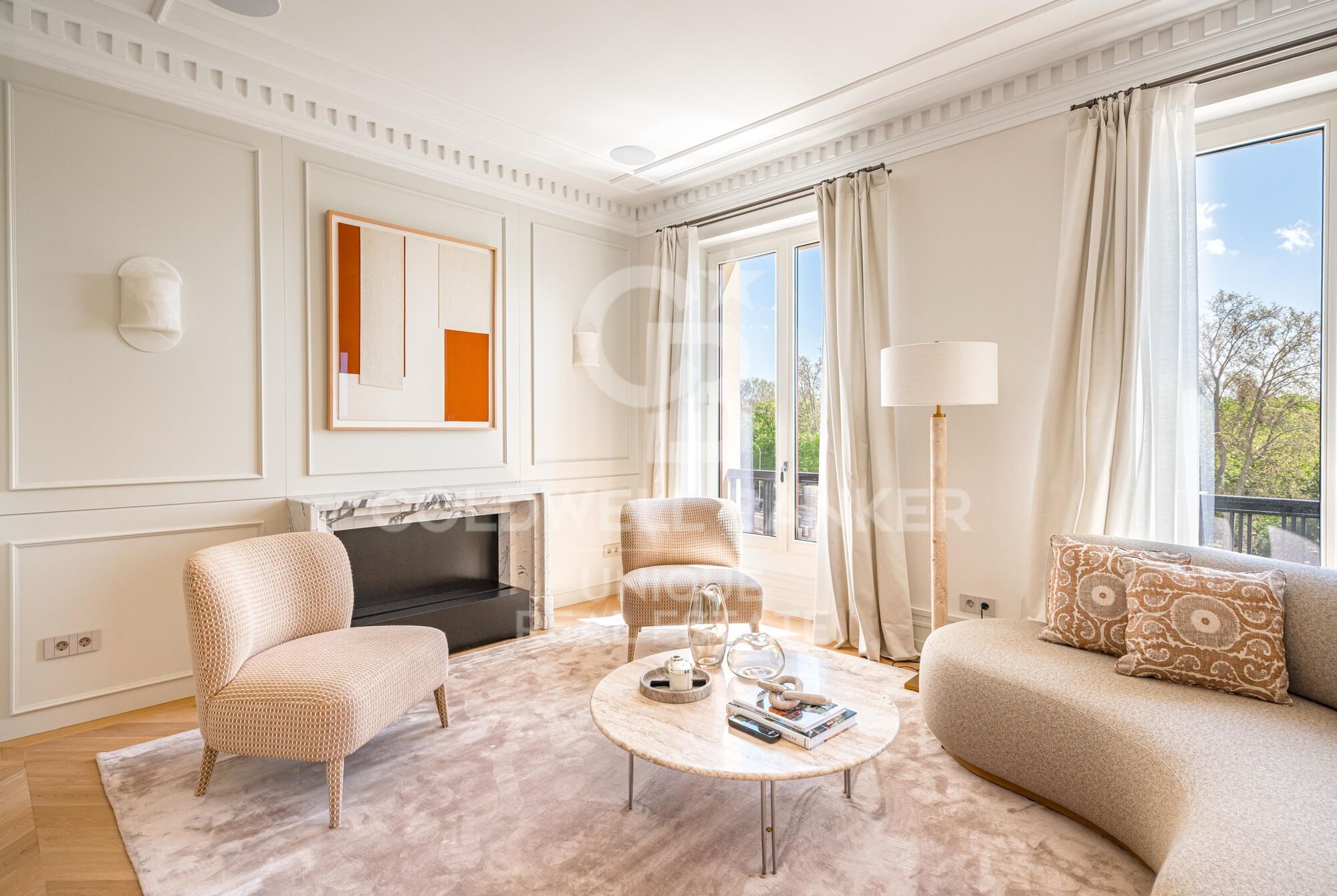 Completely refurbished 3 bedroom flat with views of the Retiro Park