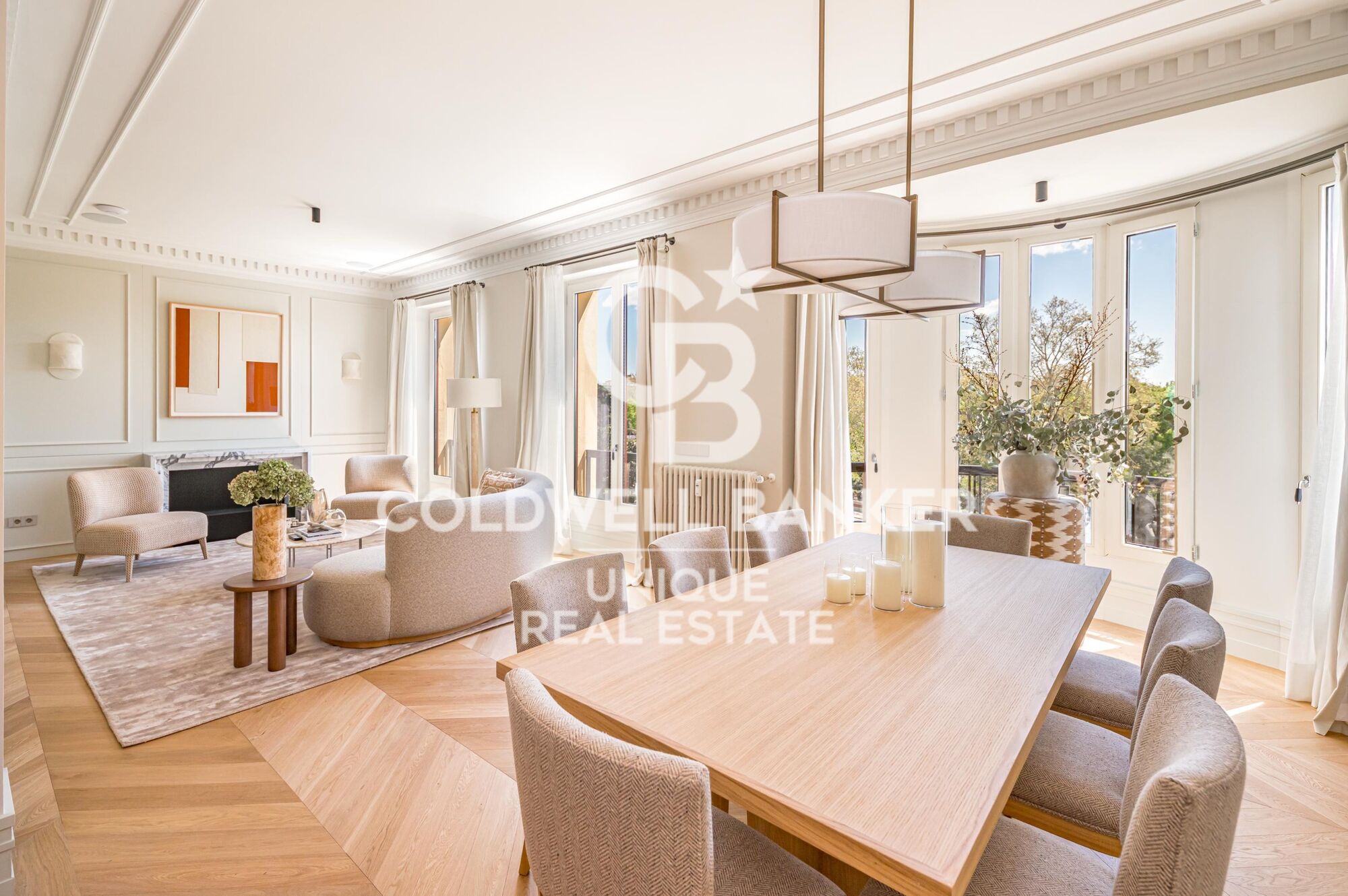 Completely refurbished 3 bedroom flat with views of the Retiro Park