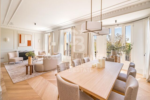 Completely refurbished 3 bedroom flat with views of the Retiro Park