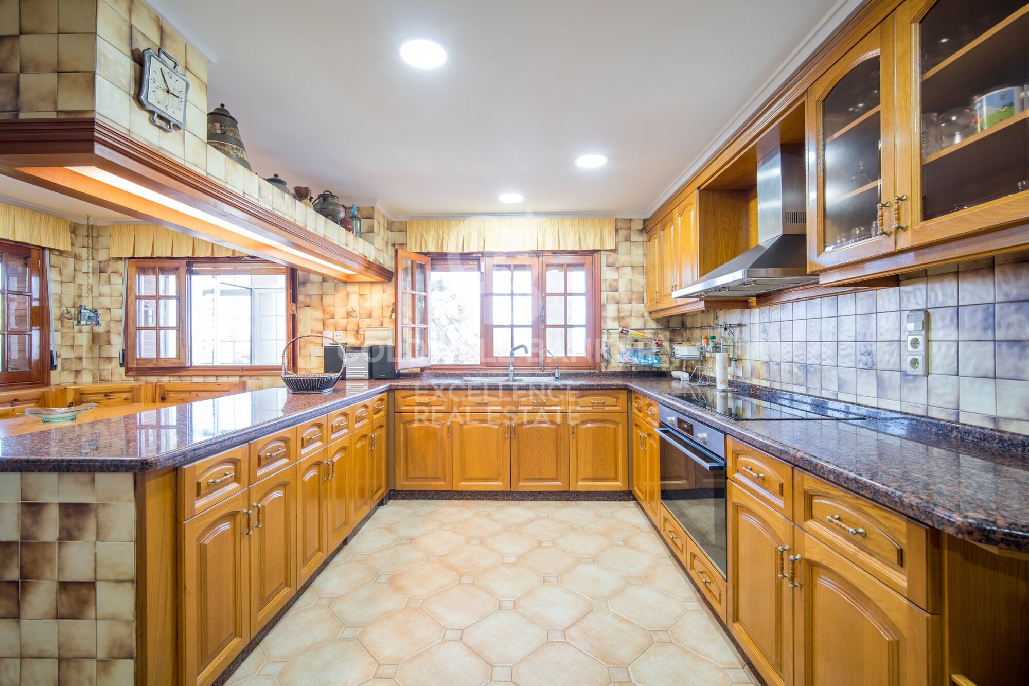 Exclusiva Villa de lujo en Chiva con piscina y vistas espectaculares