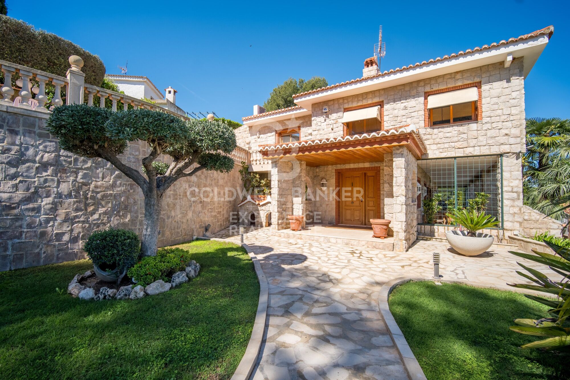 Exclusiva Villa de lujo en Chiva con piscina y vistas espectaculares