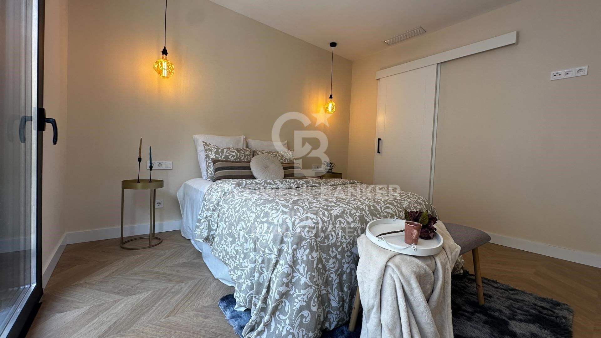 Furnished P1 apartment, newly built with attention to detail, featuring a private terrace, solarium, and communal pool.