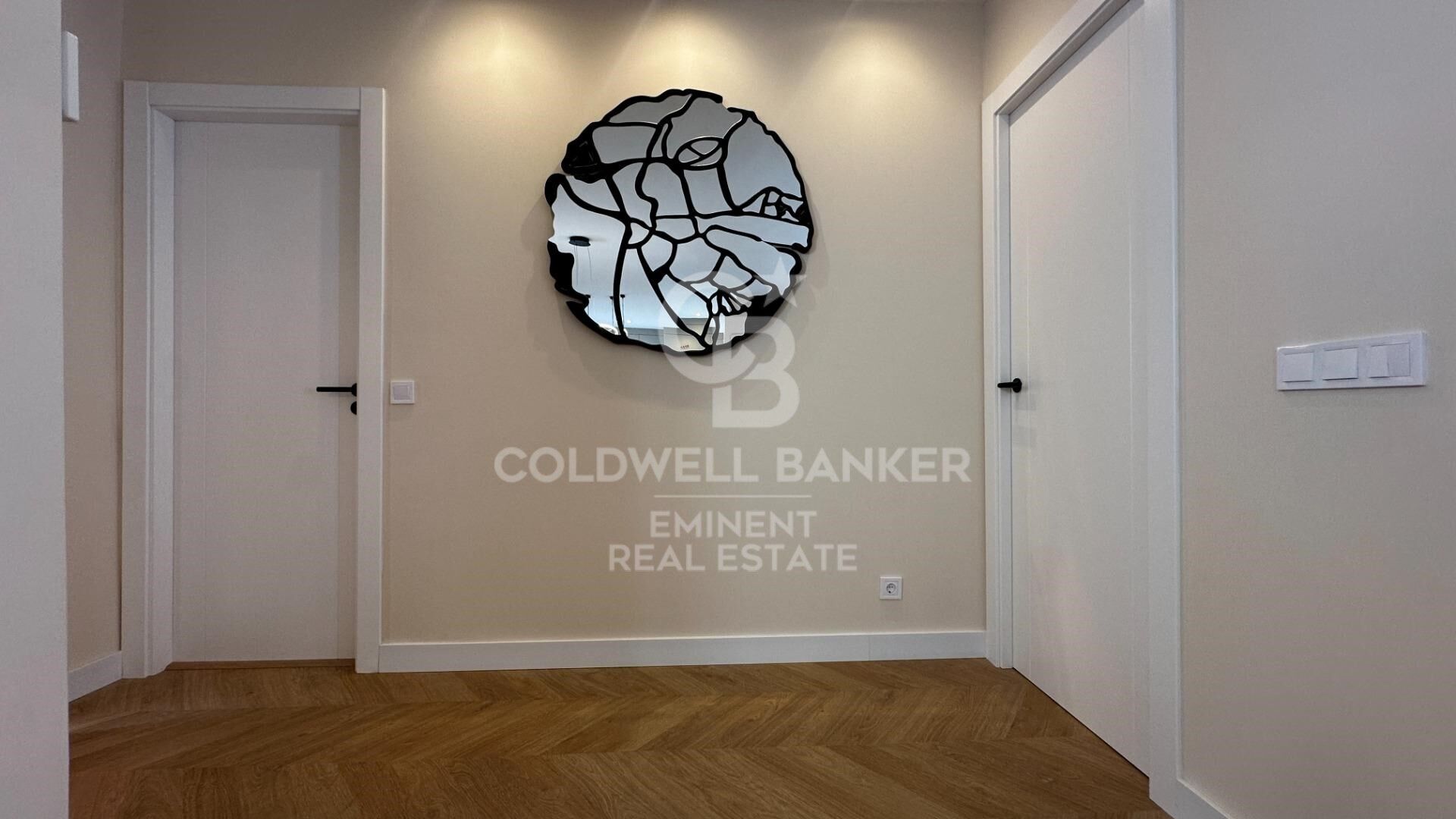 Furnished P1 apartment, newly built with attention to detail, featuring a private terrace, solarium, and communal pool.