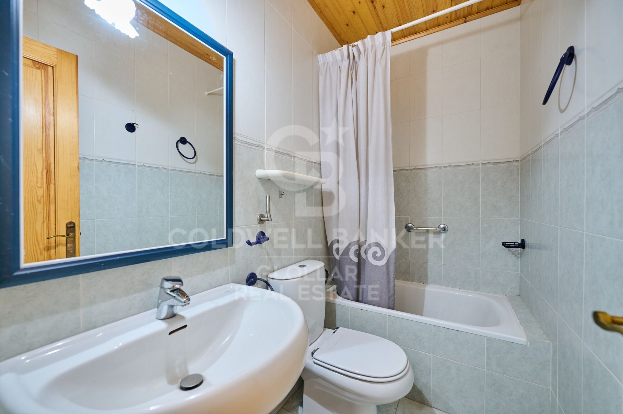 House 4 Bedrooms Sale Isòvol