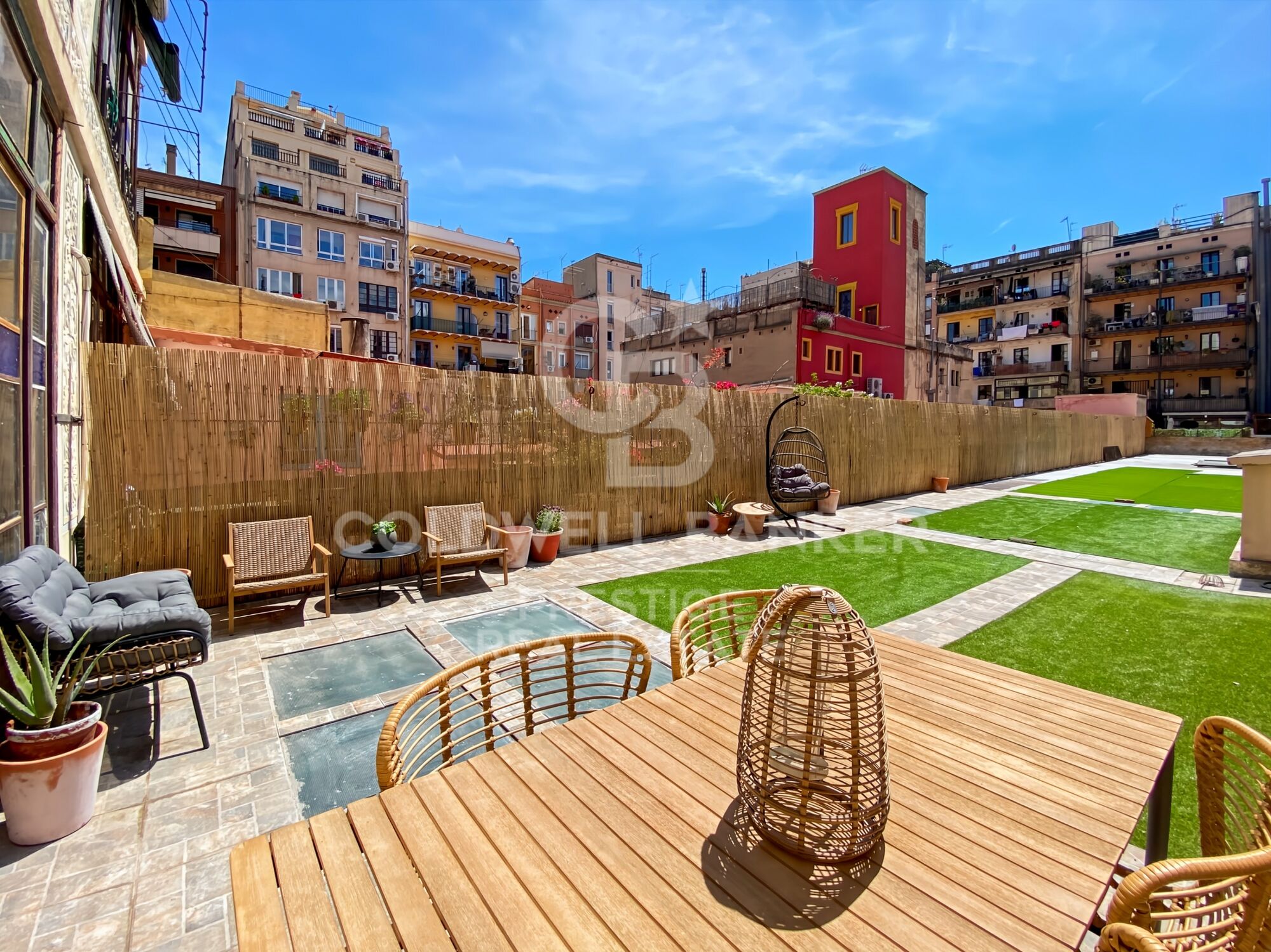 Piso reformado con gran terraza en Eixample Esquerra , Barcelona