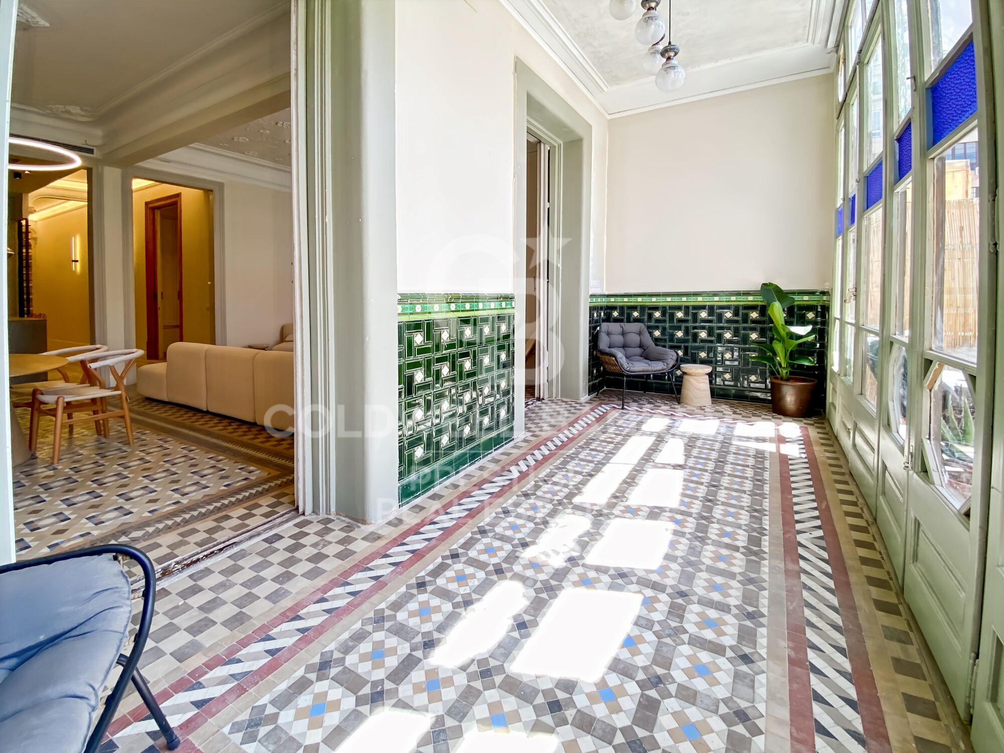 Piso reformado con gran terraza en Eixample Esquerra , Barcelona