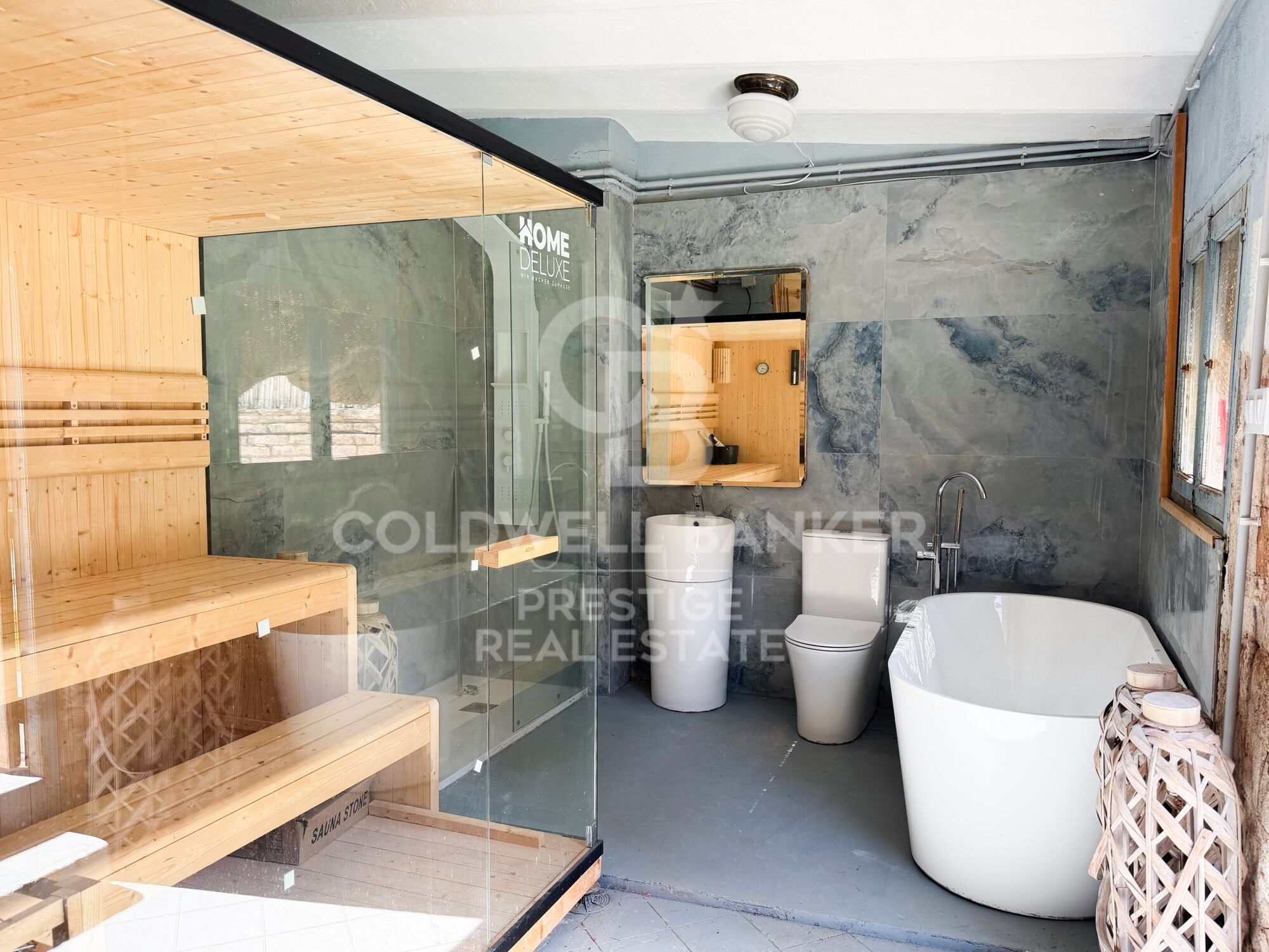 Appartement rénové à vendre avec grande terrasse à l'Eixample Barcelone