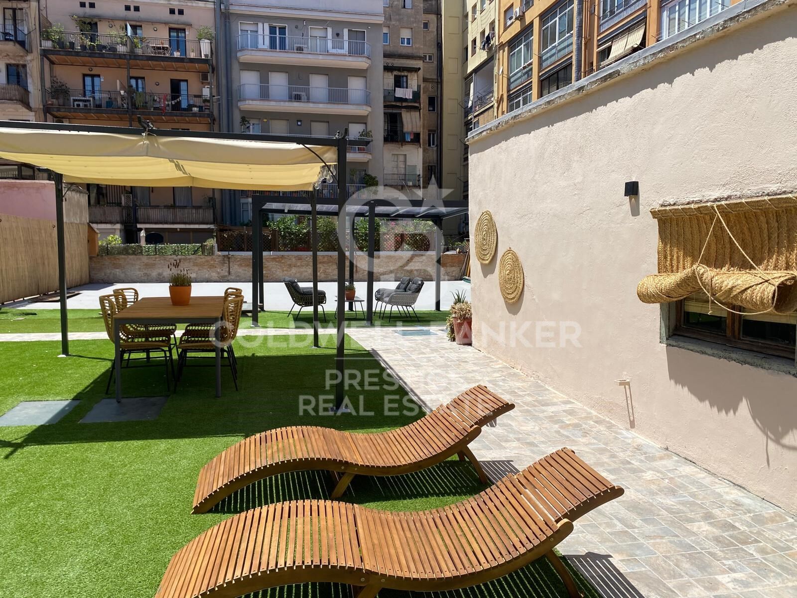 Piso reformado con gran terraza en Eixample Esquerra , Barcelona