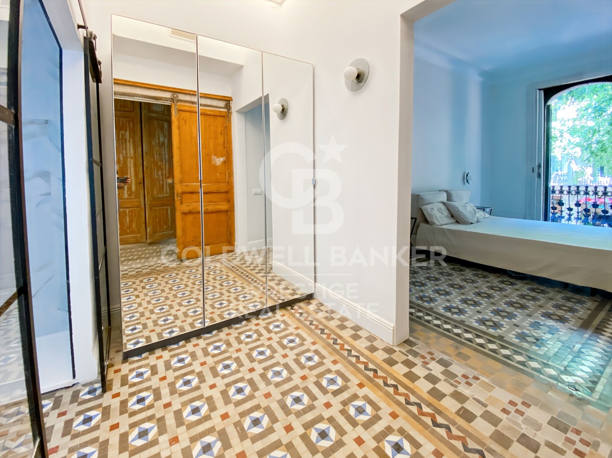 Piso reformado con gran terraza en Eixample Esquerra , Barcelona