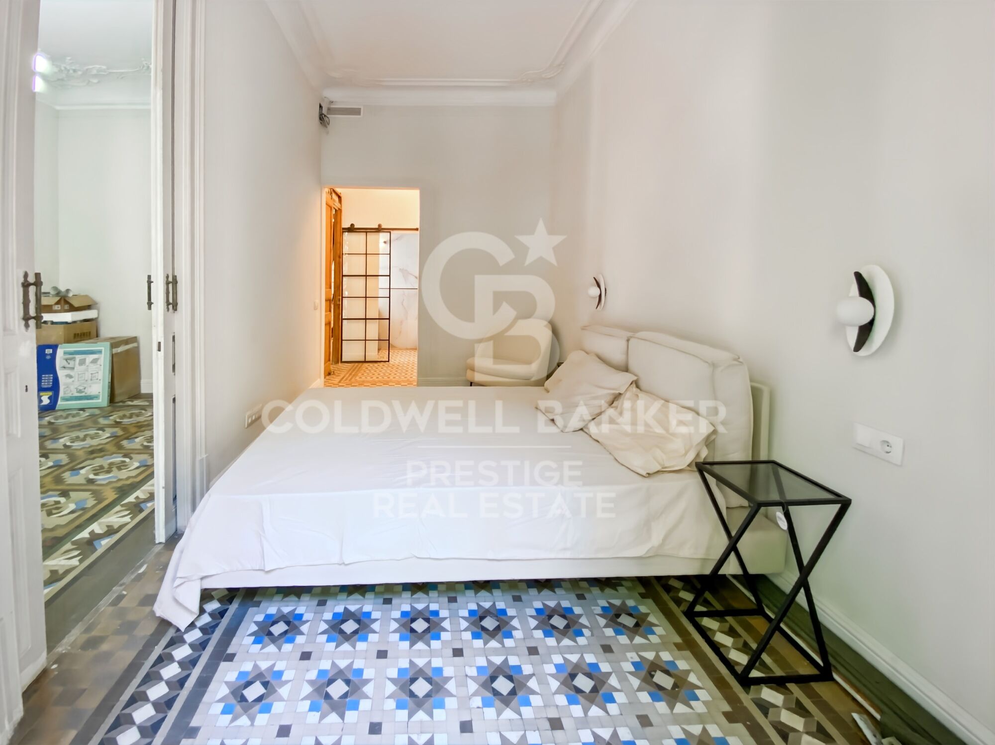 Appartement rénové à vendre avec grande terrasse à l'Eixample Barcelone