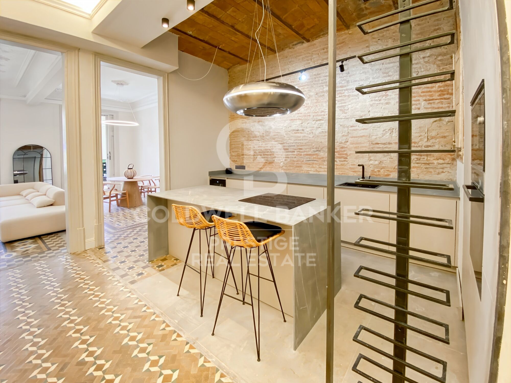 Appartement rénové à vendre avec grande terrasse à l'Eixample Barcelone