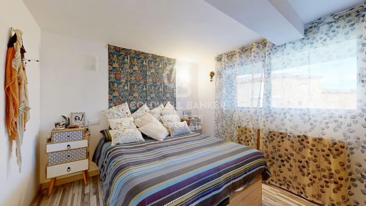 Business opportunity in Oliva Nova: bar-restaurant with residence just steps from the beach.