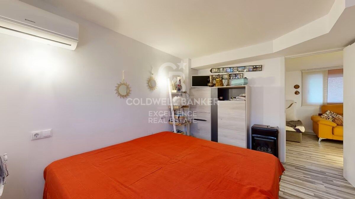 Opportunité d'affaires à Oliva Nova : bar-restaurant avec logement à deux pas de la plage