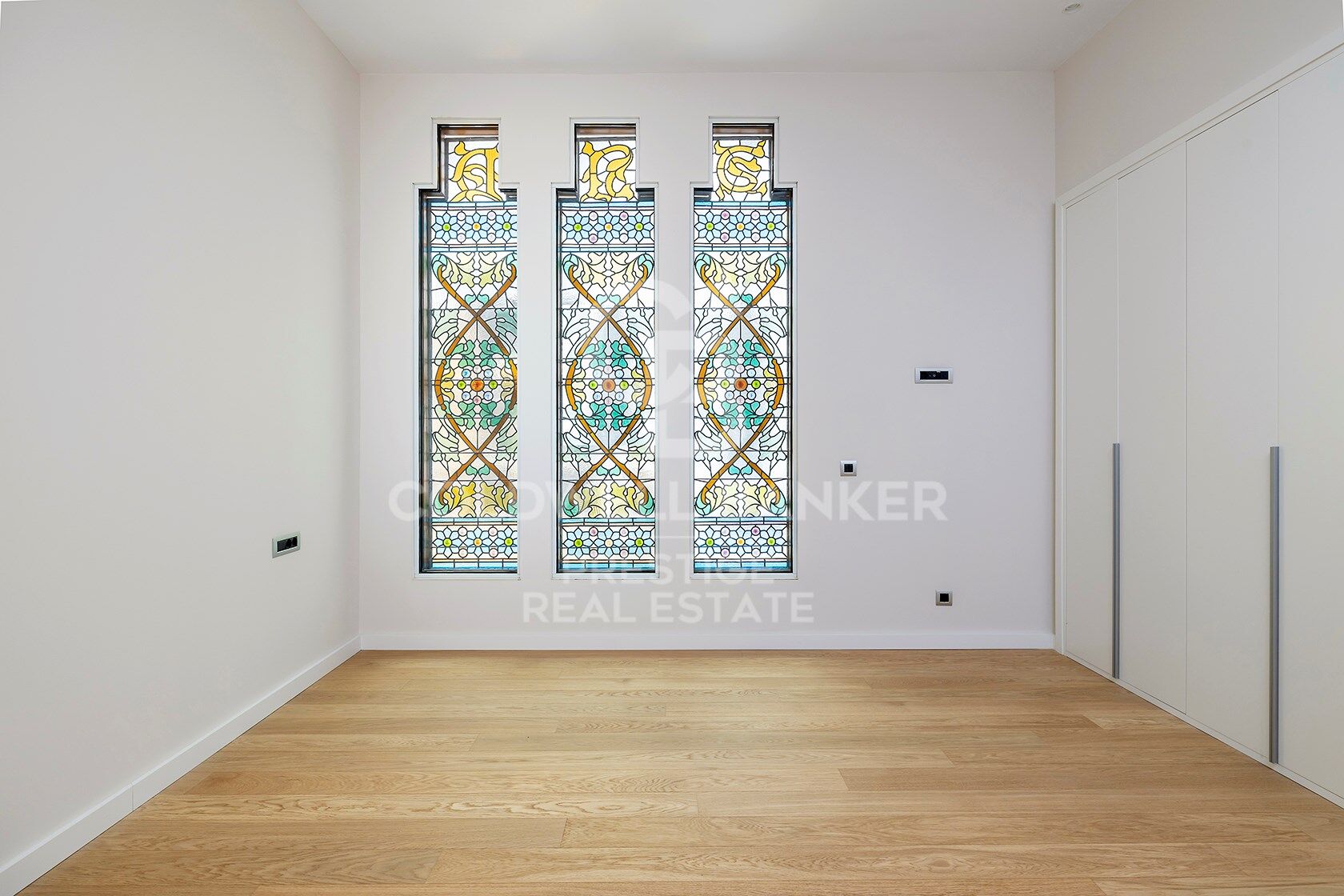 Ultimas Unidades frente el Puerto de Barcelona