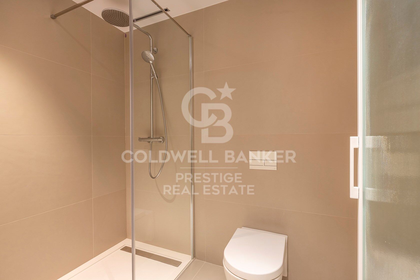 Dernières unités face au Port de Barcelone.