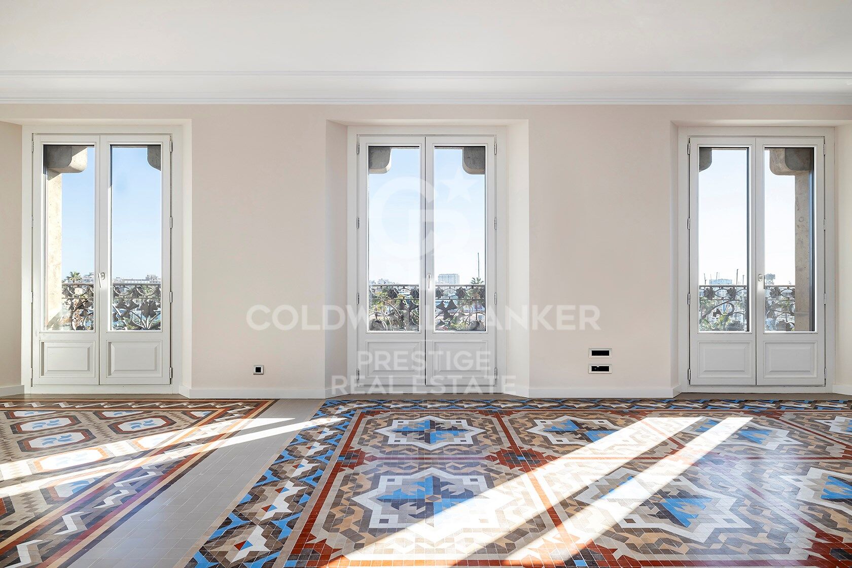 Apartamento de lujo frente al Puerto de Barcelona con piscina comunitaria