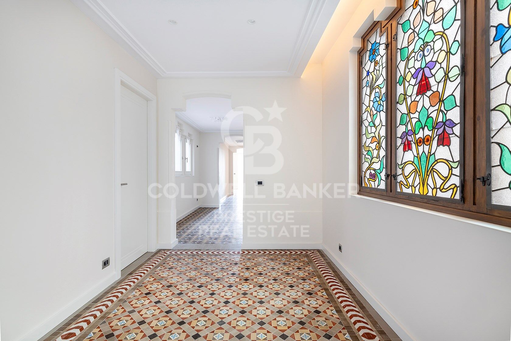 Apartamento de lujo frente al Puerto de Barcelona con piscina comunitaria