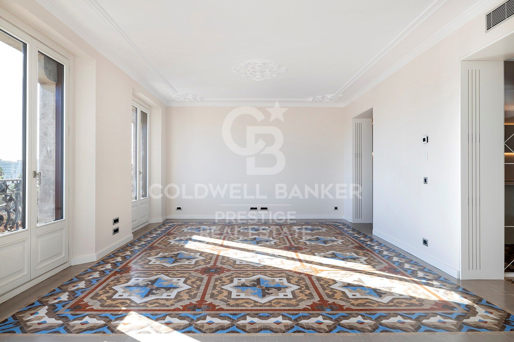 Letzte Einheiten mit Blick auf den Hafen von Barcelona