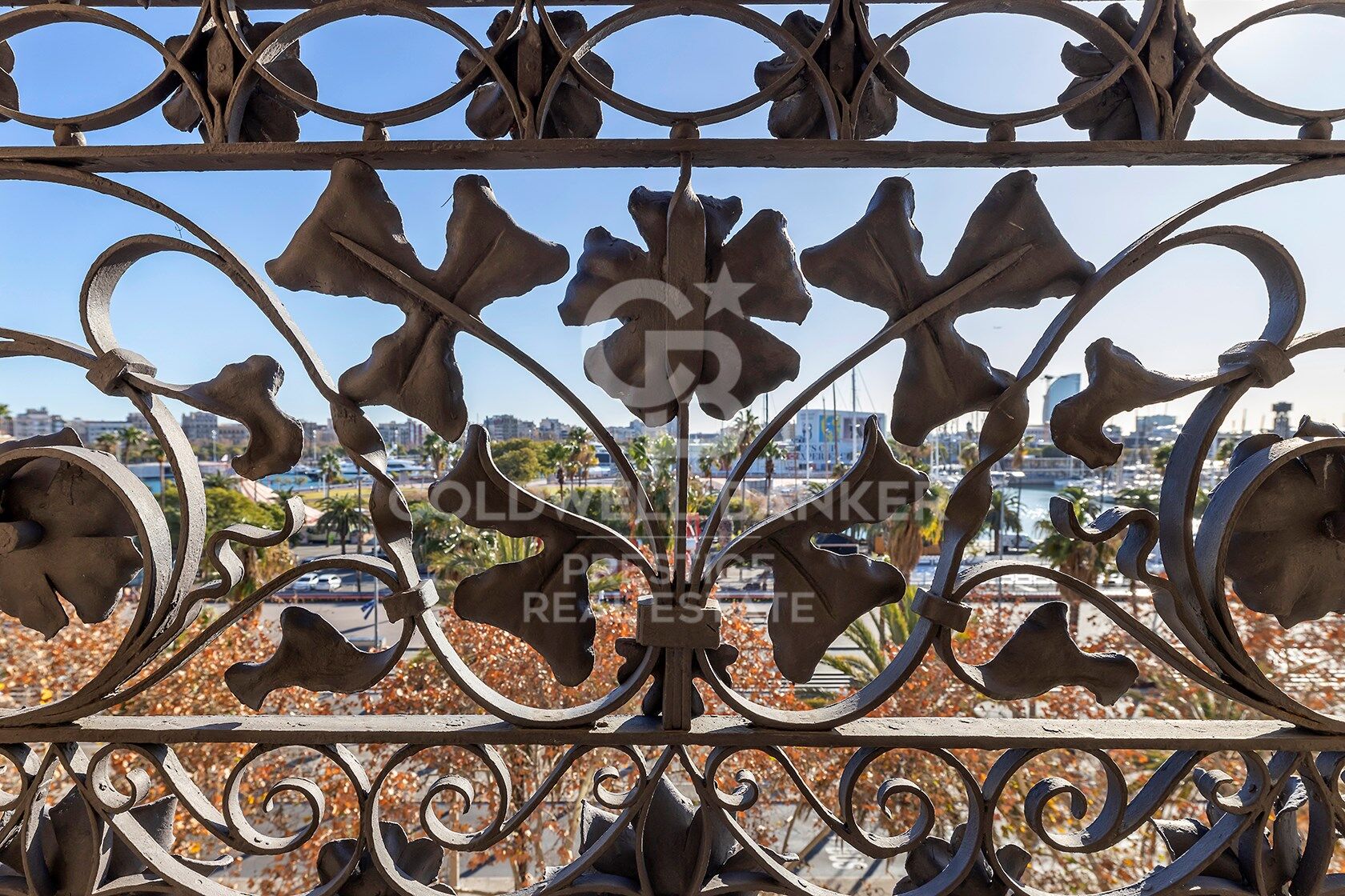 Letzte Einheiten mit Blick auf den Hafen von Barcelona