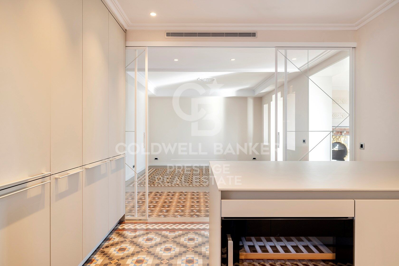 Dernières unités face au Port de Barcelone.