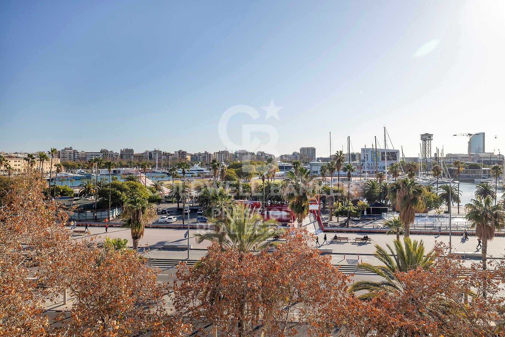 Letzte Einheiten mit Blick auf den Hafen von Barcelona