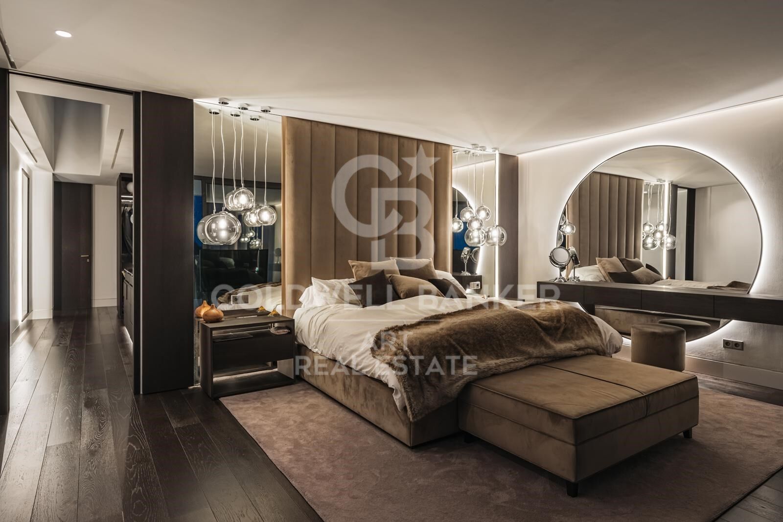 Contemporary luxury villa with panoramic views on frontline golf in La Alqueria