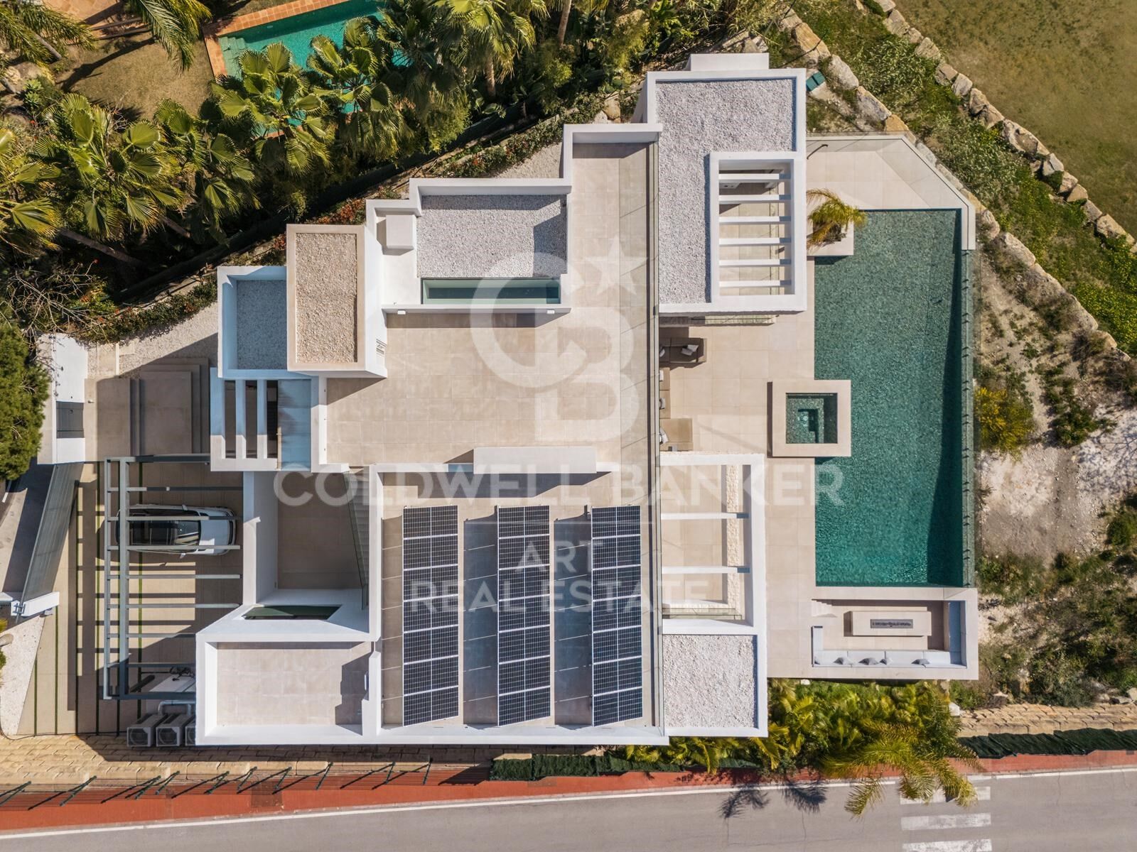 Contemporary luxury villa with panoramic views on frontline golf in La Alqueria
