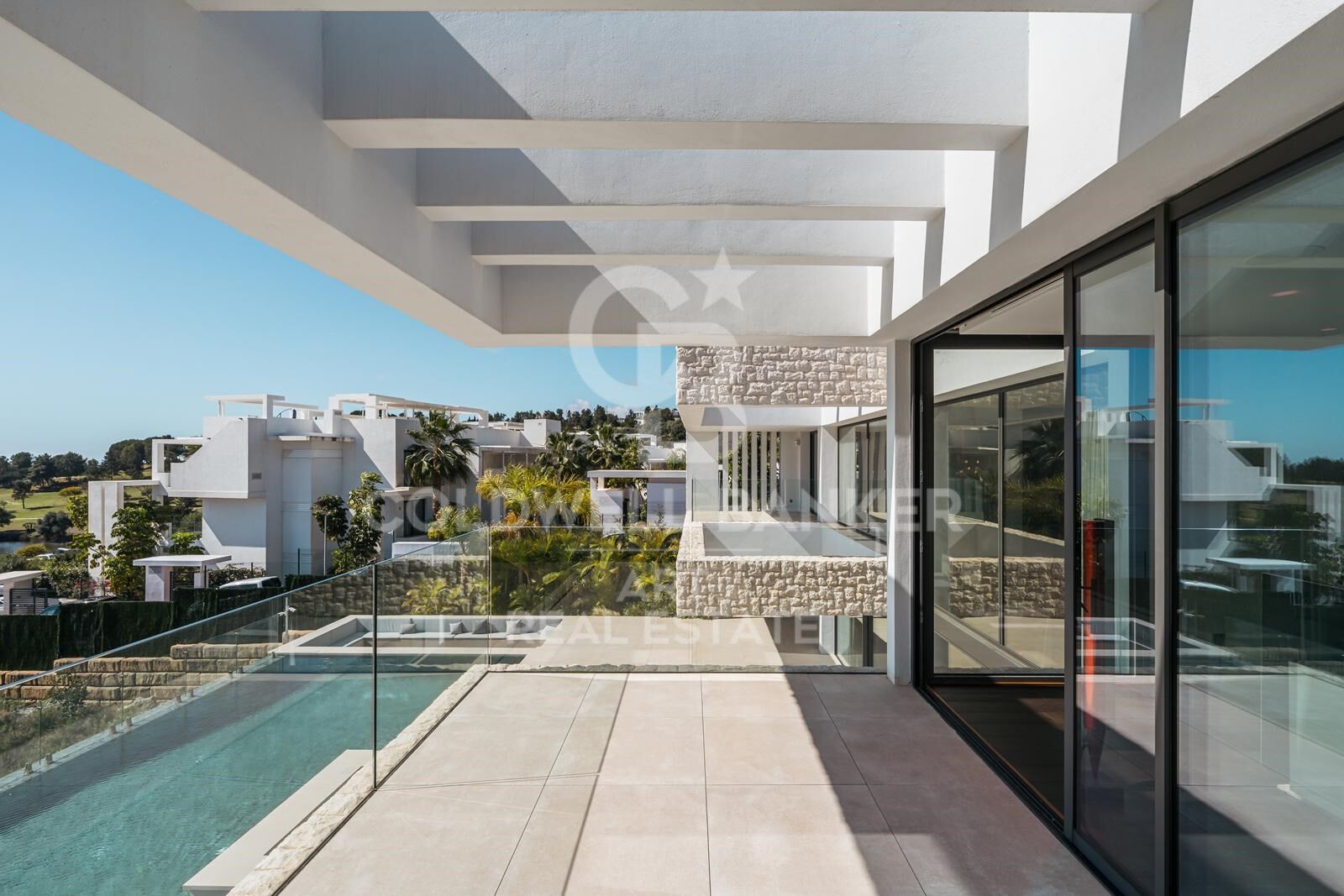 Contemporary luxury villa with panoramic views on frontline golf in La Alqueria