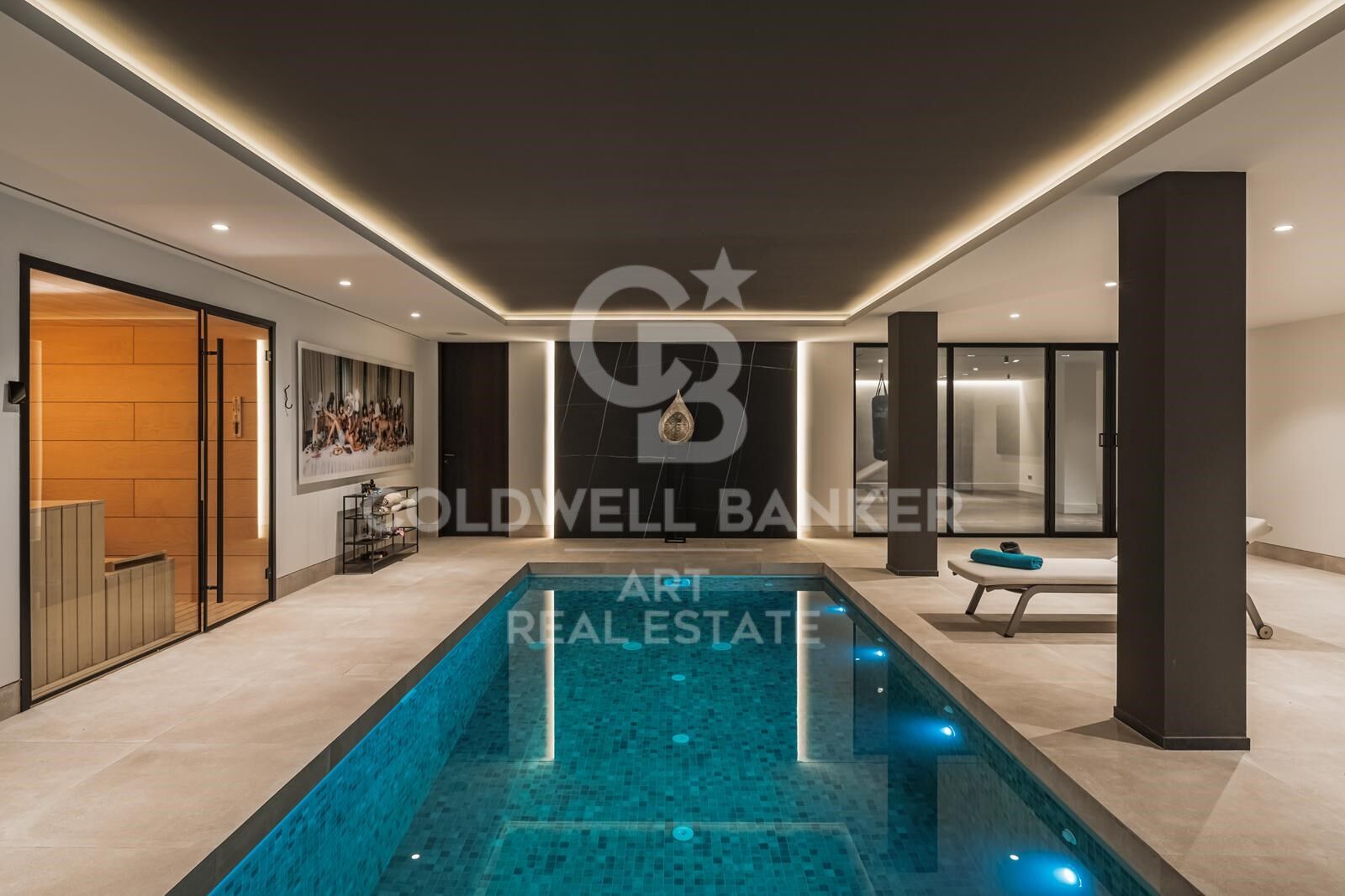 Contemporary luxury villa with panoramic views on frontline golf in La Alqueria