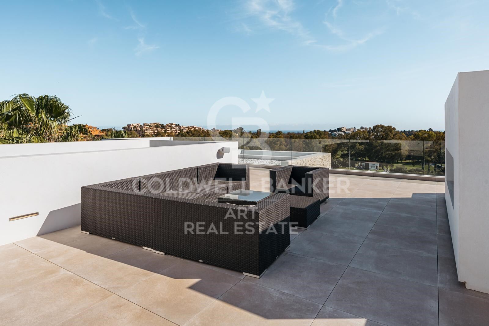 Contemporary luxury villa with panoramic views on frontline golf in La Alqueria
