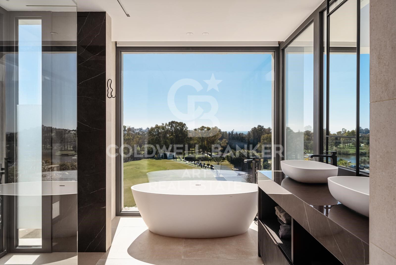 Contemporary luxury villa with panoramic views on frontline golf in La Alqueria