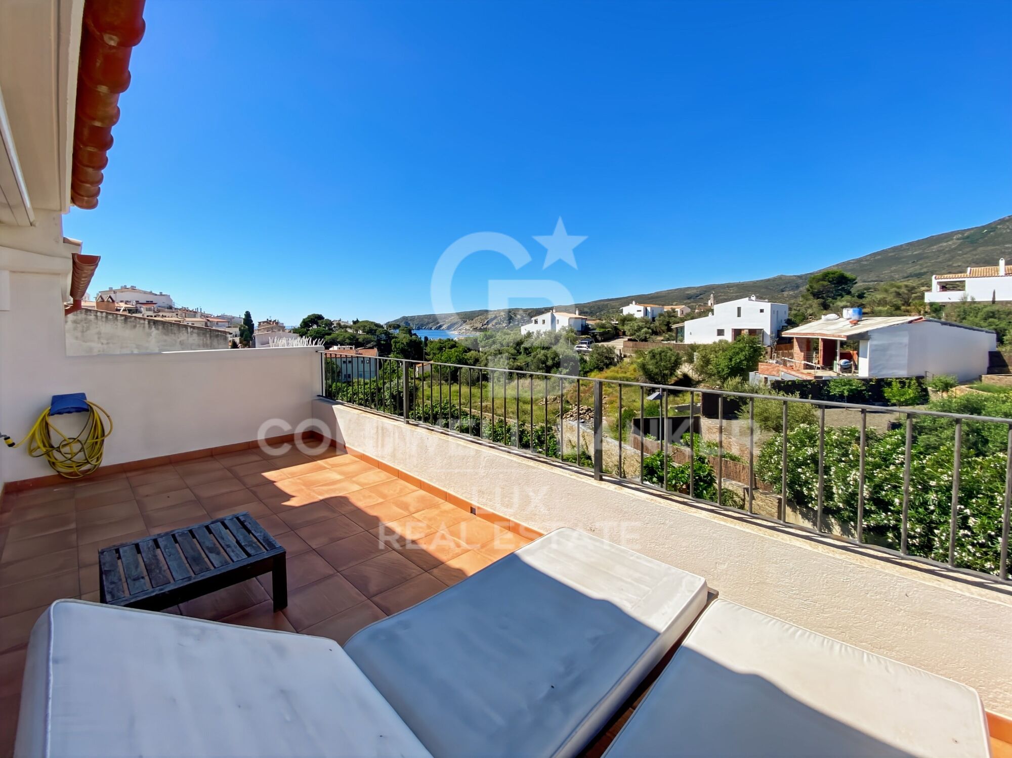 House very close to the beach with sea view and garage in Cadaqués