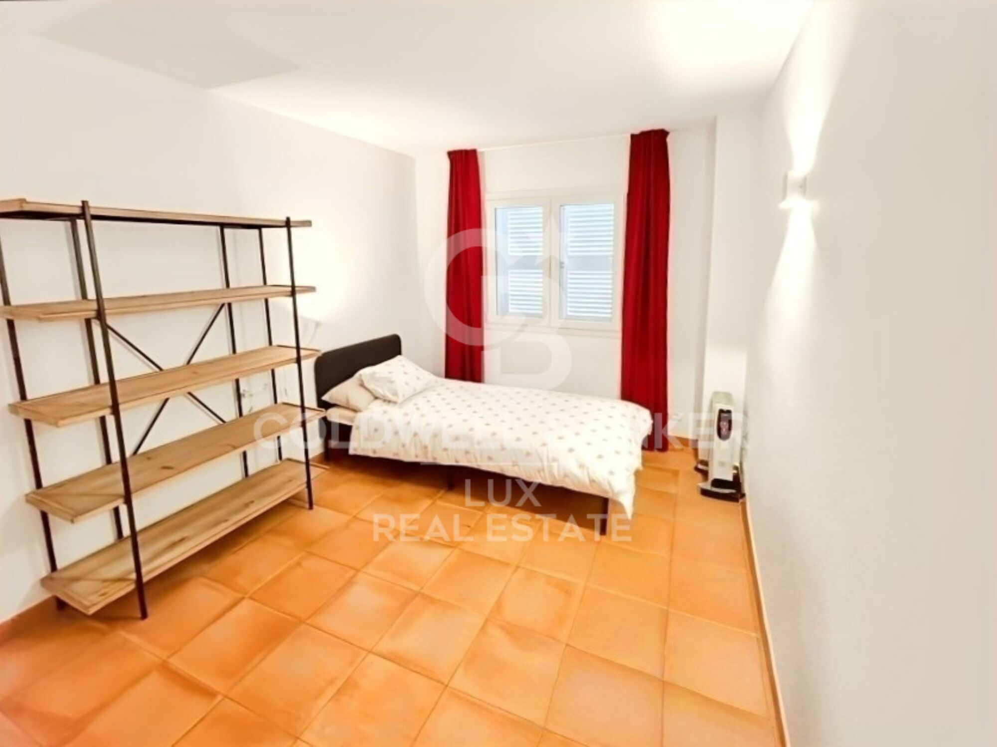 House very close to the beach with sea view and garage in Cadaqués