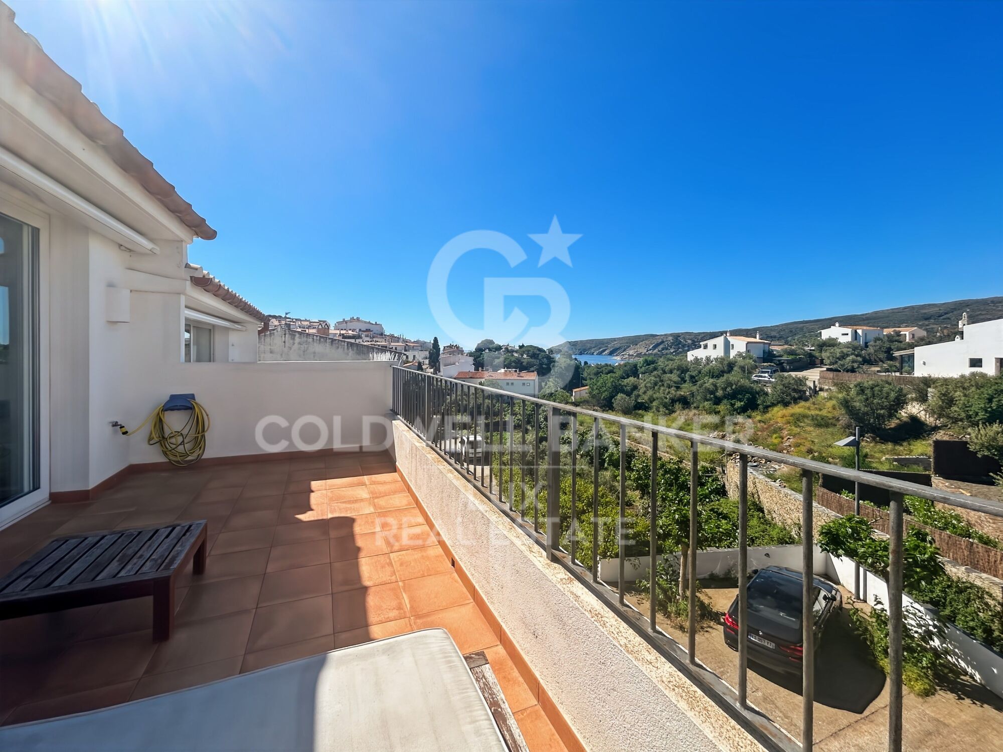 Casa muy cerca de la playa con vistas al mar y garaje en Cadaqués