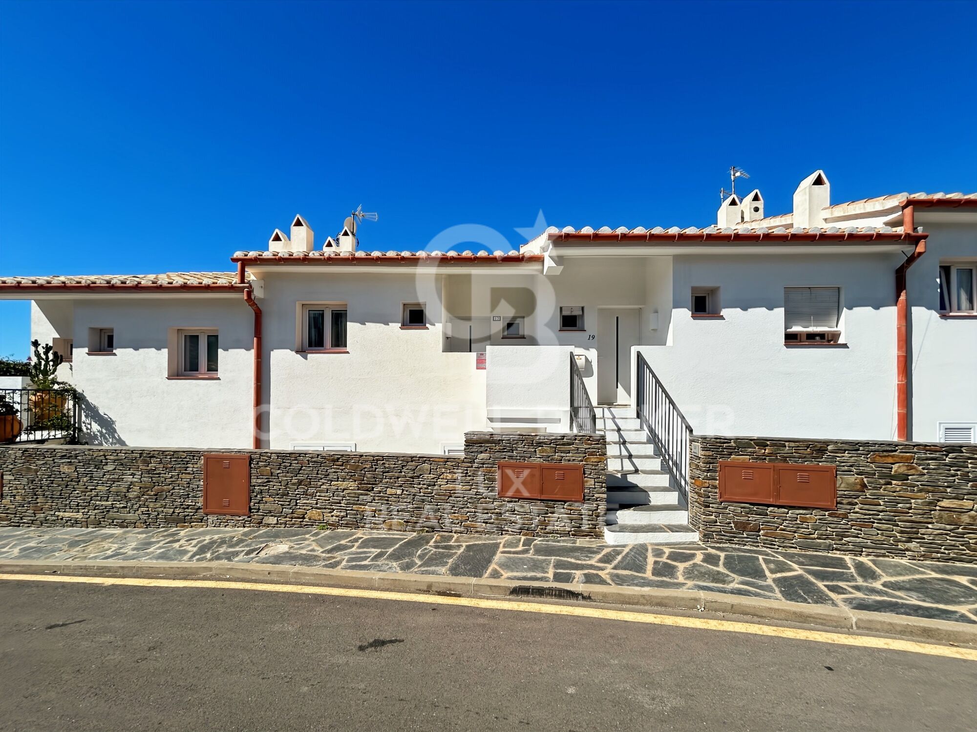 Casa muy cerca de la playa con vistas al mar y garaje en Cadaqués